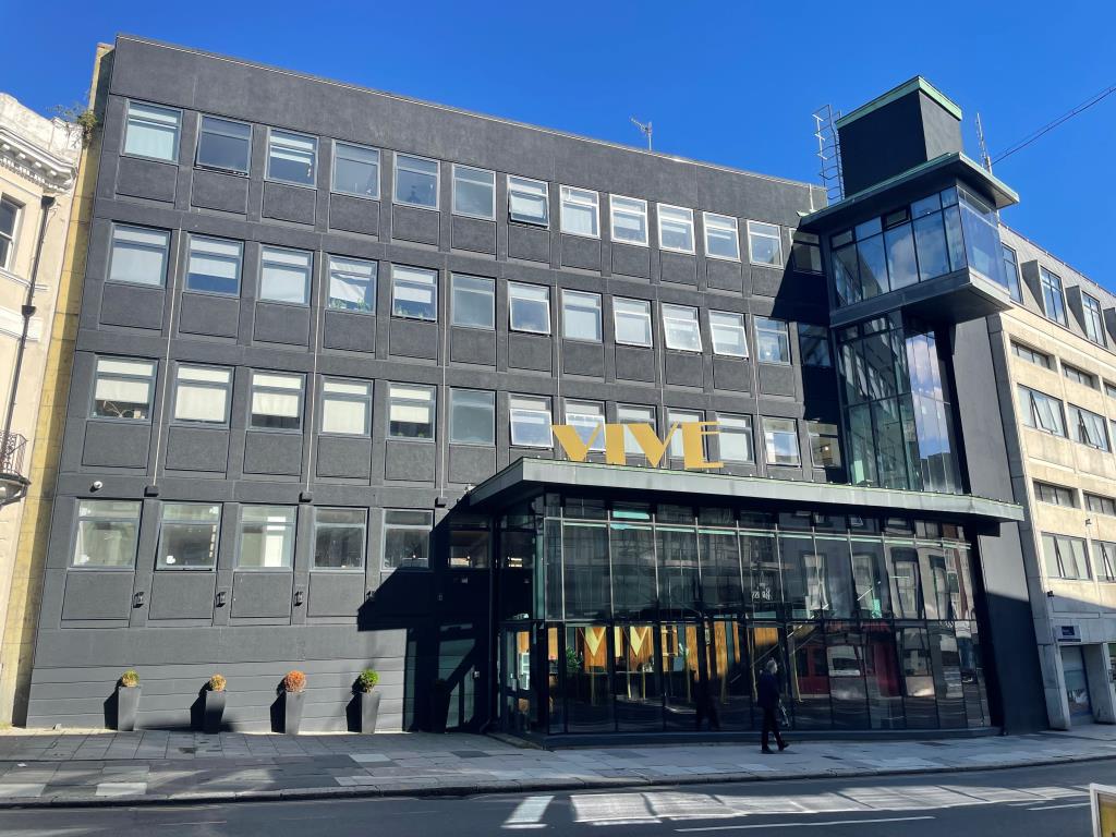 Lot: 15 - VACANT COMMERCIAL SPACE - Front of hotel